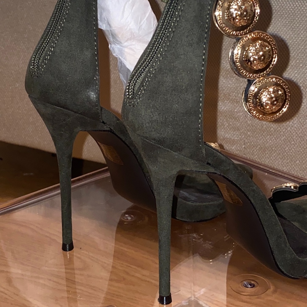 Misguided Khaki Heels - Picture 3 of 9